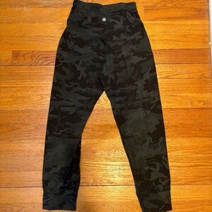 Lululemon Camo Pants Black & Gray Size 2